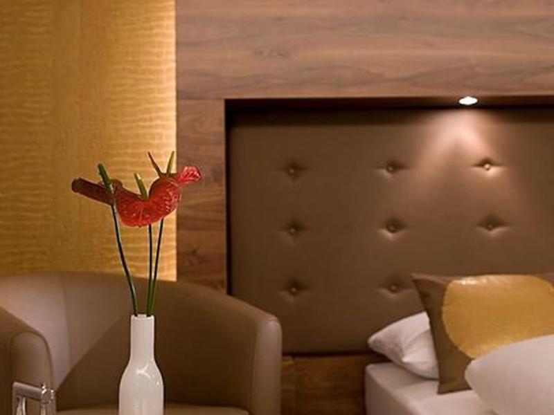 077DE3AE68BC6992275A56068B653BF4