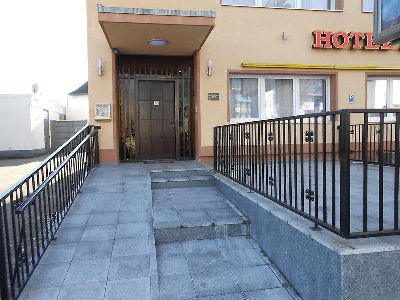 677B37DB98032D4AABD81417FB629700