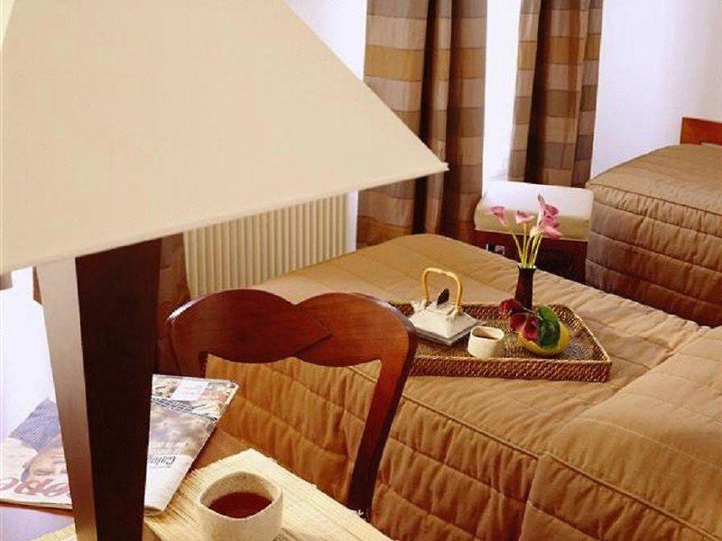 739FCF466E2BBFC60C7B4F892B379D4F