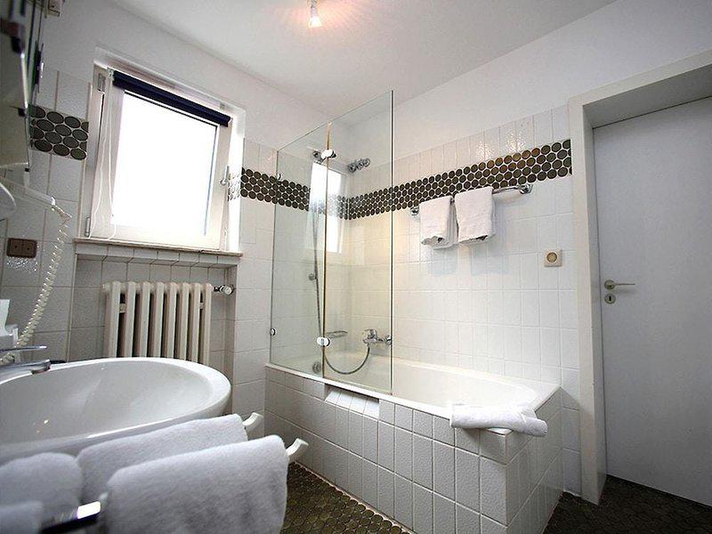 78981BD5FC7A45C18ABCF381E9658299