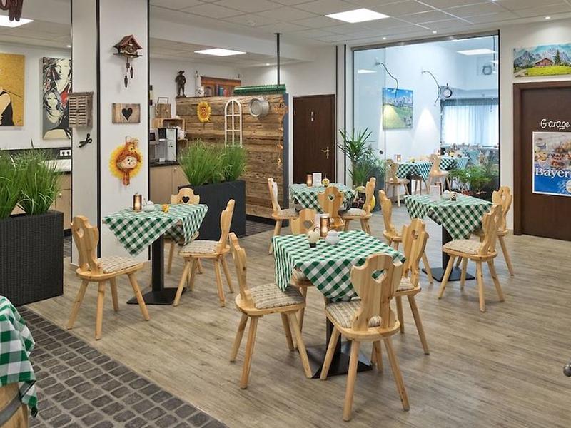 55FDCFB8E89C15A7A96228D0CD21E608