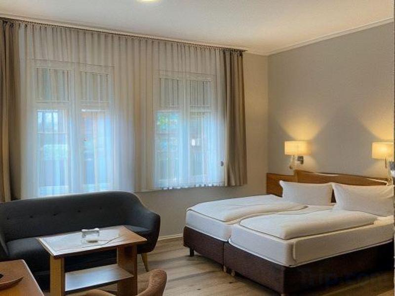 C111E752D48FA96E0601F55BB9C74E91