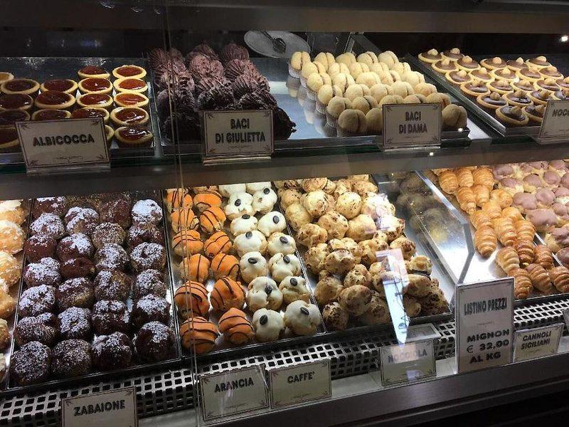 C37857AF21A288138A2CF5DE8540B3B6