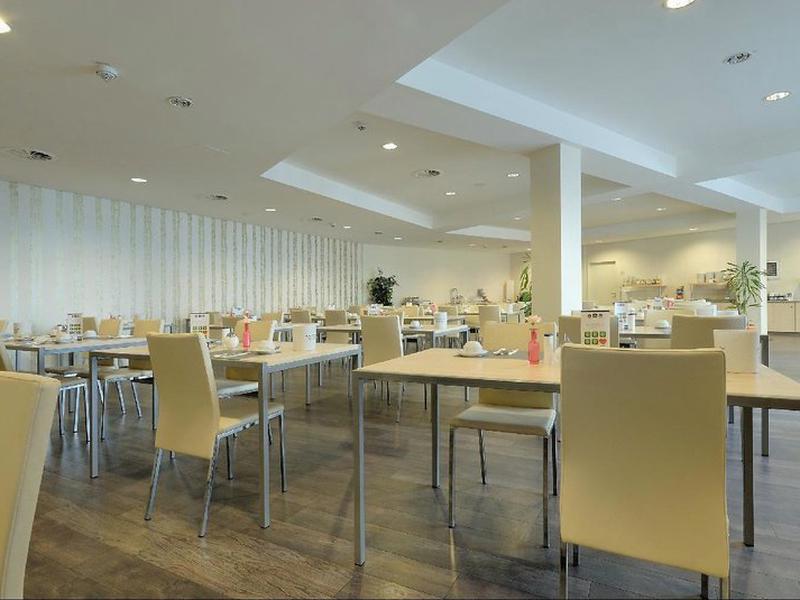 B7A17517CC4C9275CB63FD710E41541D