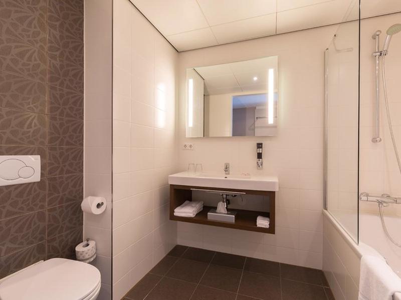 280031488B8BF5629295EAA17217FA40