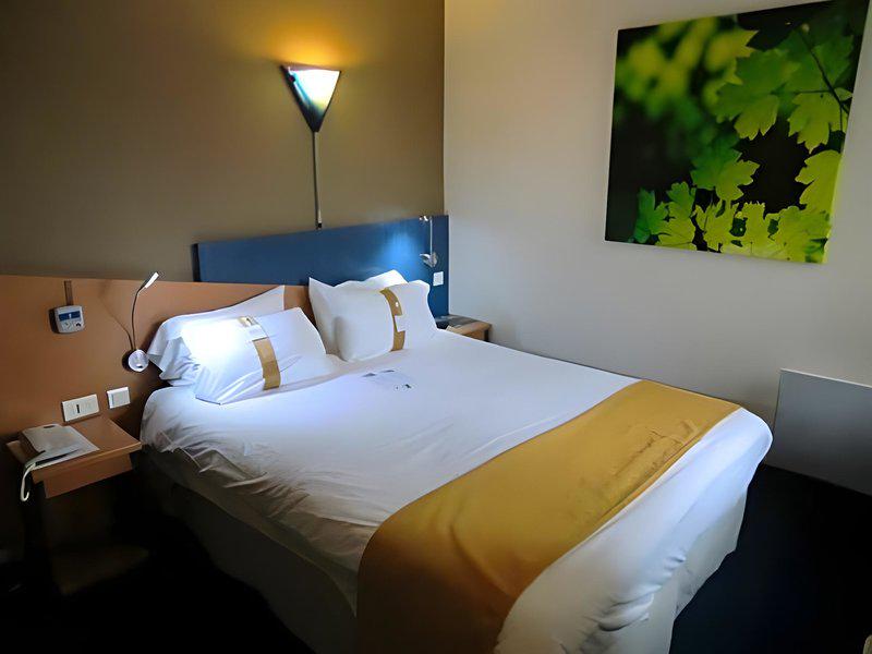 663760AA8E5B8FF07974255C9B5A0570