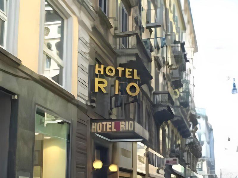 0832C59FB22744828D3E520827FDBB3F