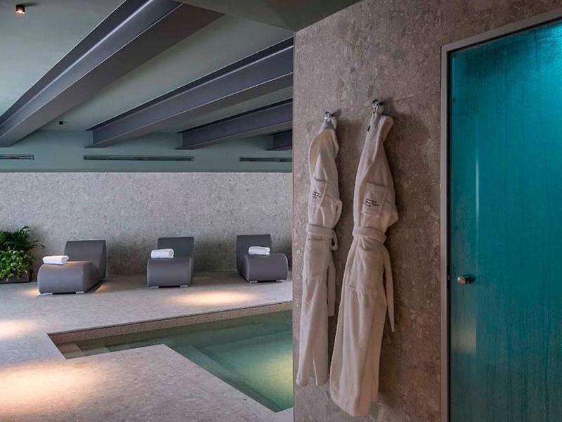 BD8A403DB6B542CBC1DA4AD33D3B0554