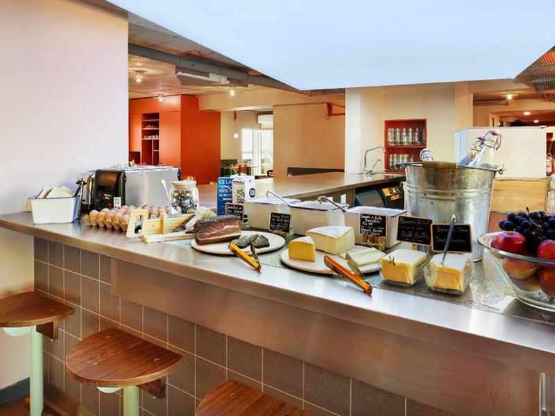 E8C66BED72012292353F1C92628EAC98