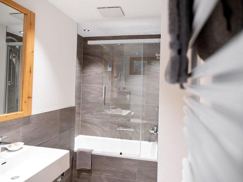 49F916116067702DC5C4F8BEEBB087AE