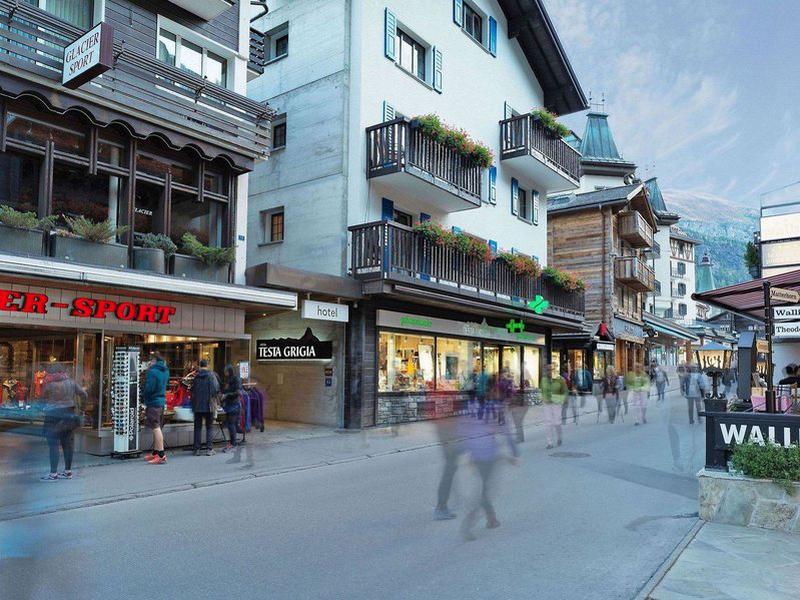 0D2938176D94D715722211346D896B23