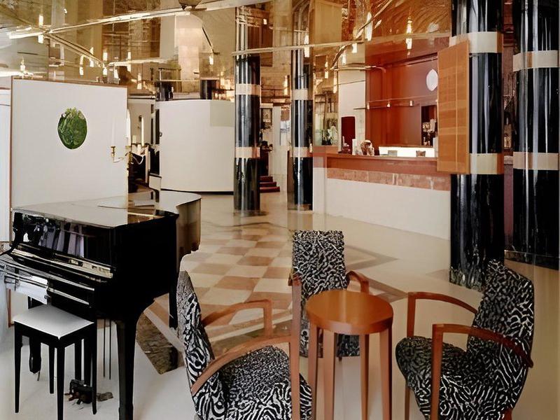 F6B574985211F84FED7F1E16DEA35DAC