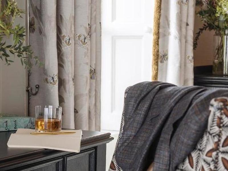 BD9B736749BCA9D381F49AB3570F7BF4