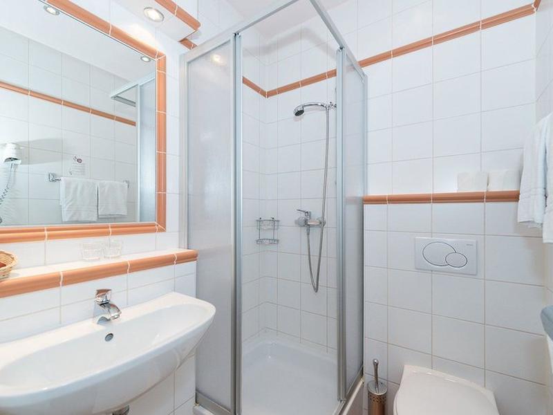 E17737CF4AA41B1A88AEAB2F0740363C