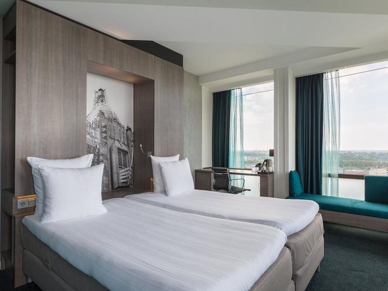 61A100061A0825EFDB41DCFC1C9A2B91