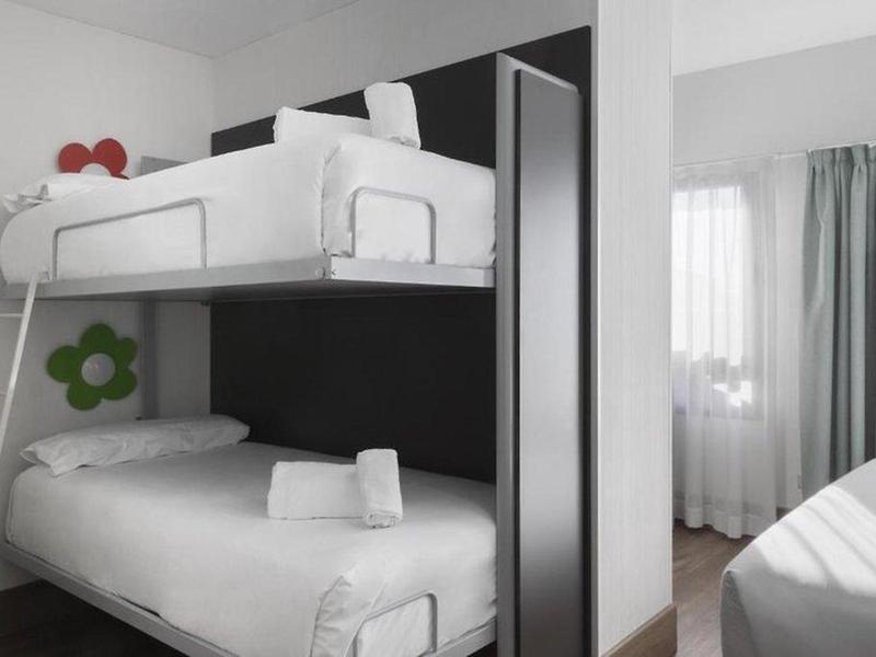 38307FCAB0828EE111FFA3C4DCB19E18