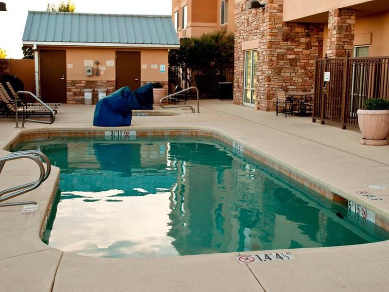 40DCAB926DA820695399665B18657DDC