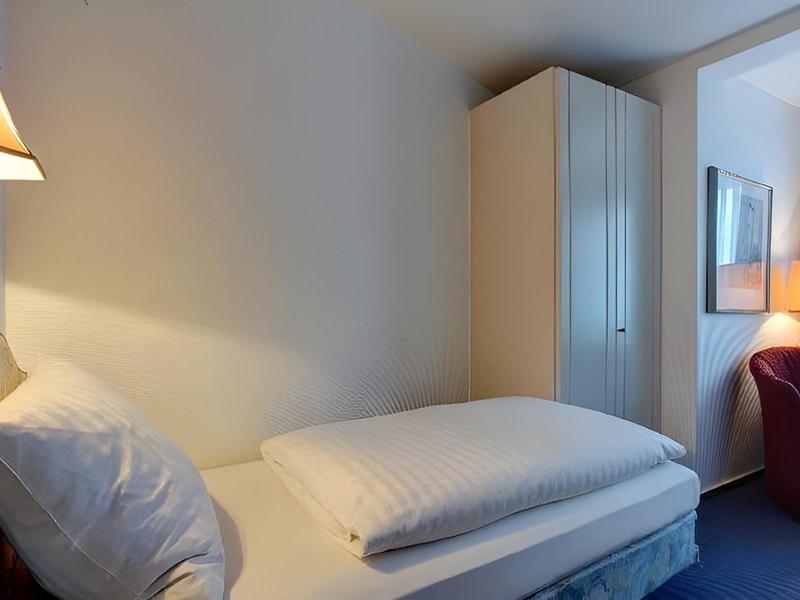 8C2D8D0613D8E122DA14D75DC72EC6DB