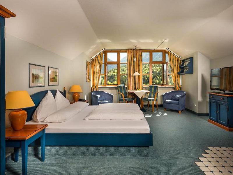 CB220C5B3126798A26B59D0B4838C95B