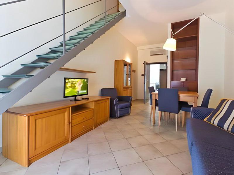 84199EFCB79F41736C8E4CBE62489F1A