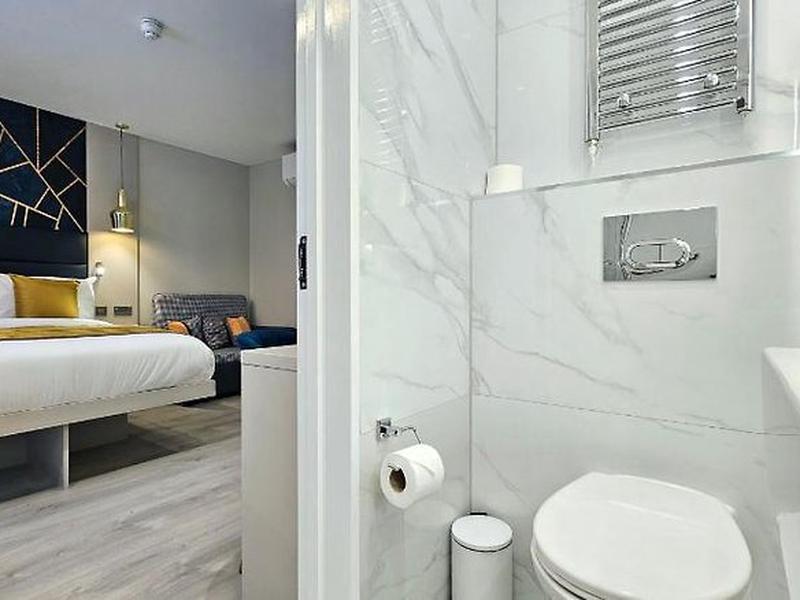 2129D15608A86EDD50DCF2D41A0A4DCA