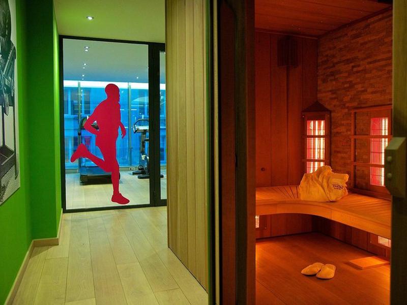 8526B904C9855A62A0C9D92F58A1A6BD