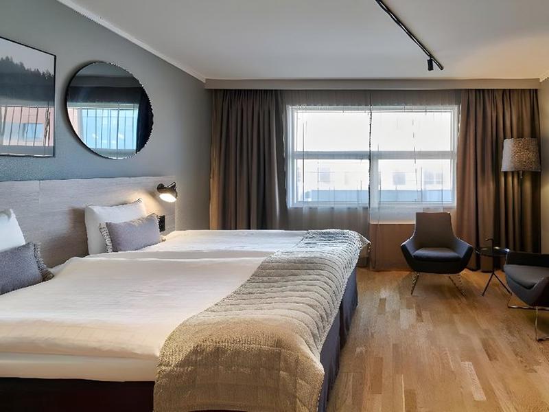 98C15ECD4FE4EFA0B03D4A2995A6602E