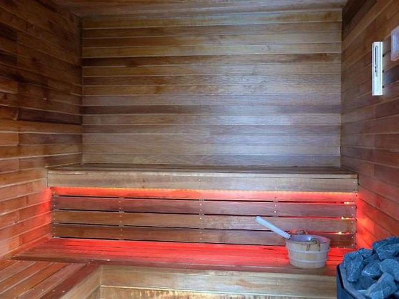 E8FDCA18B1BED266137B81D13F82F539