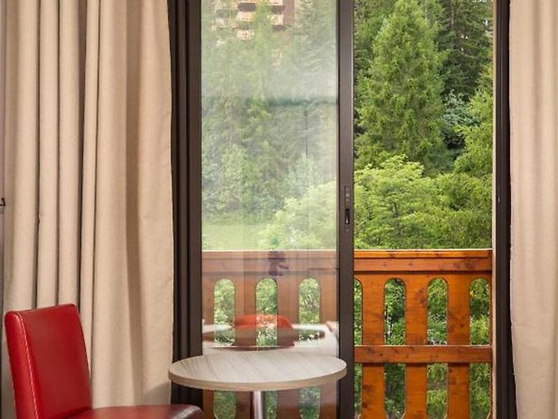 AB12A4E0953C1F43CB9B1B69984520A1