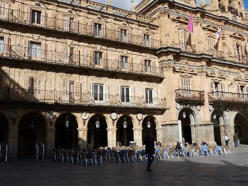 C6FDBDEB695DB20A2868AD9CCEE999A2