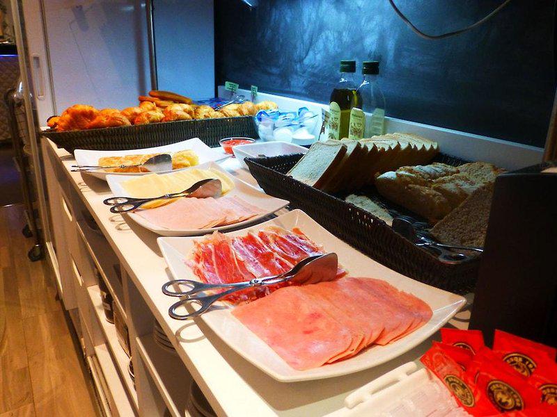 18318AFD966EB5A419BC9005401E39B6