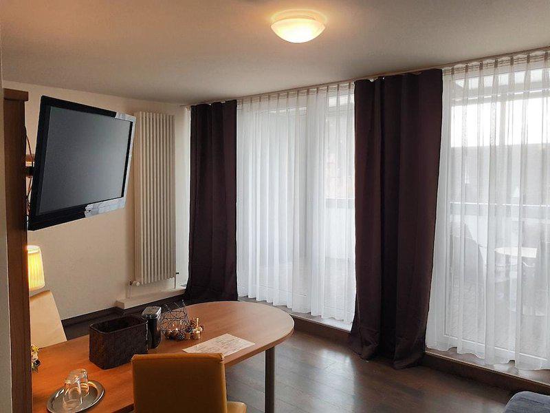 DCF33DBE8D62F78F2E0470CA968490F9