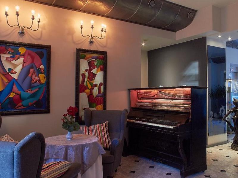 FC52C557F046FAAA07BB1C80C584EB16