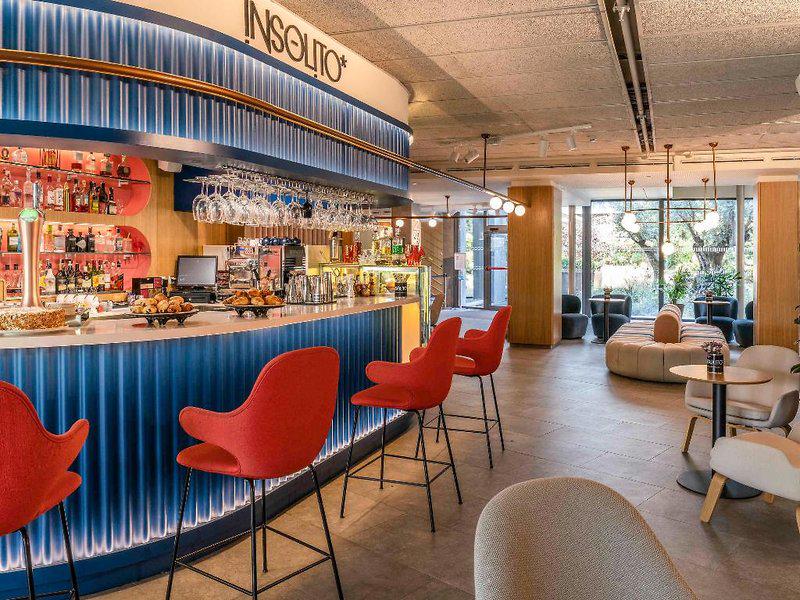 889C2783ED359236C5280D3A3EDE464D