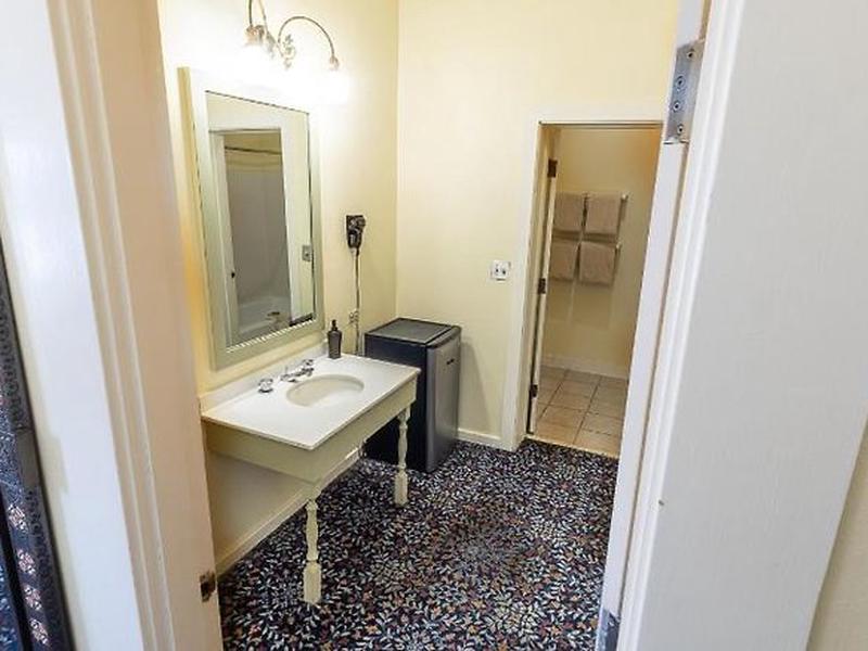 63975B54E88BA6FD4DB76F76B241E86E