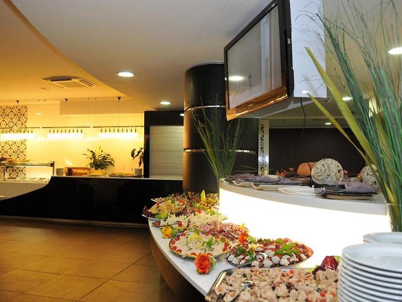 A6C5ADE1EAA8D429EA0A4FD20E3F7194