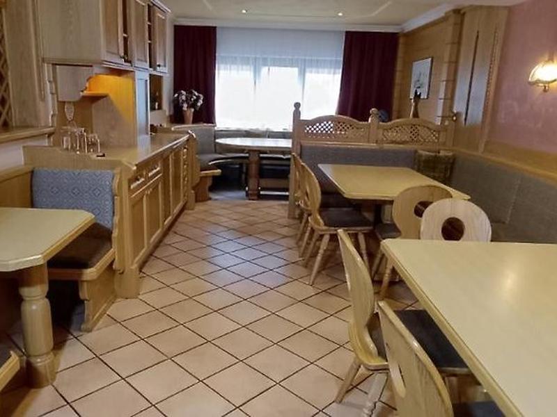 2D473548E8A1DC138AFED367678A422E