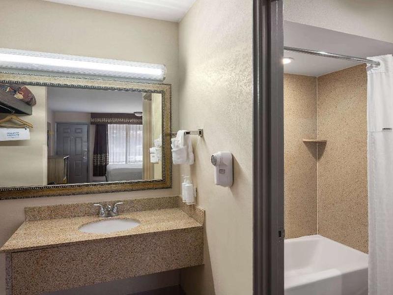 AFBAF453DBA0B40109390D59DEB073A3