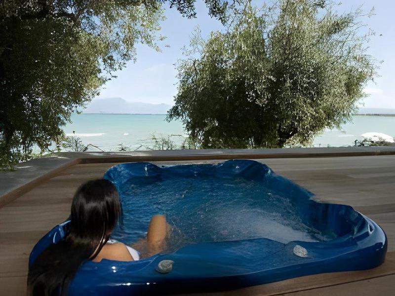 5761AC112F01F33BC9883F087D83DC30