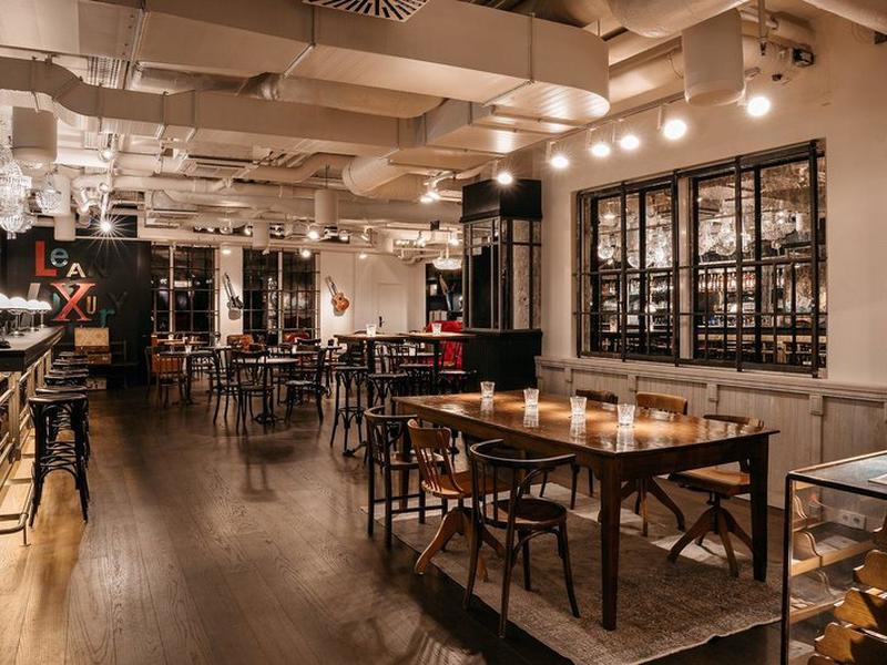 01ADB7A87A2183A21245FAB09B7CA936