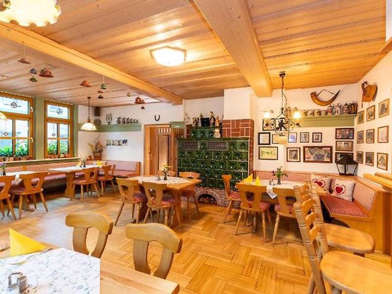 7B79D0800C2D4ADC3AD5C72B85149727