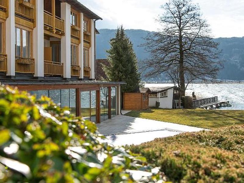 9C3555AECC93FECD542F5C53AAAEB1D2