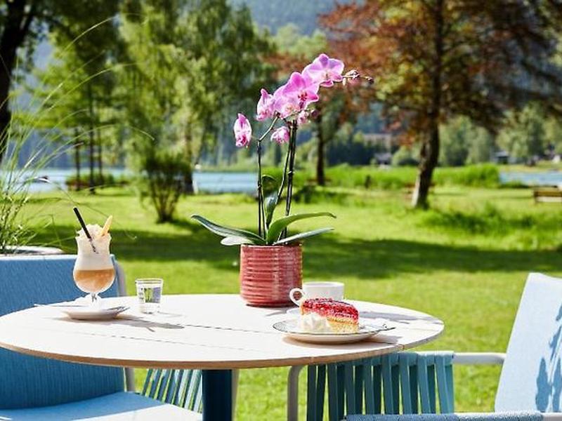 27A87D5FBEDF788717F2BABDC18A749C