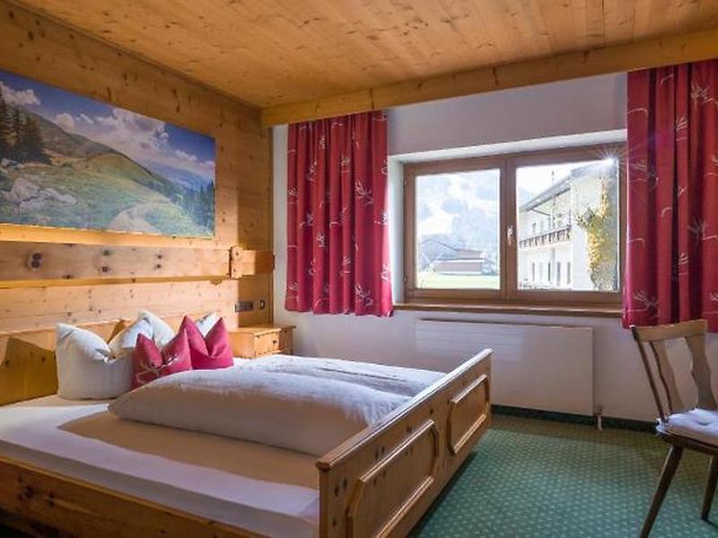 7172166CA31D4E622F7BE658F5BA76C7