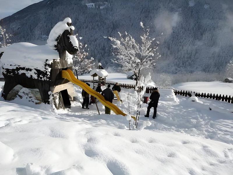 BEE551FEC0D48AD83C650B6804196C06