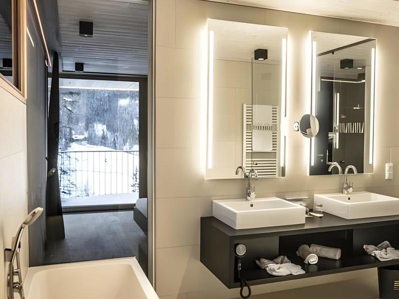 82D604AB3EF7CC74B26BE6E2EC927AF6