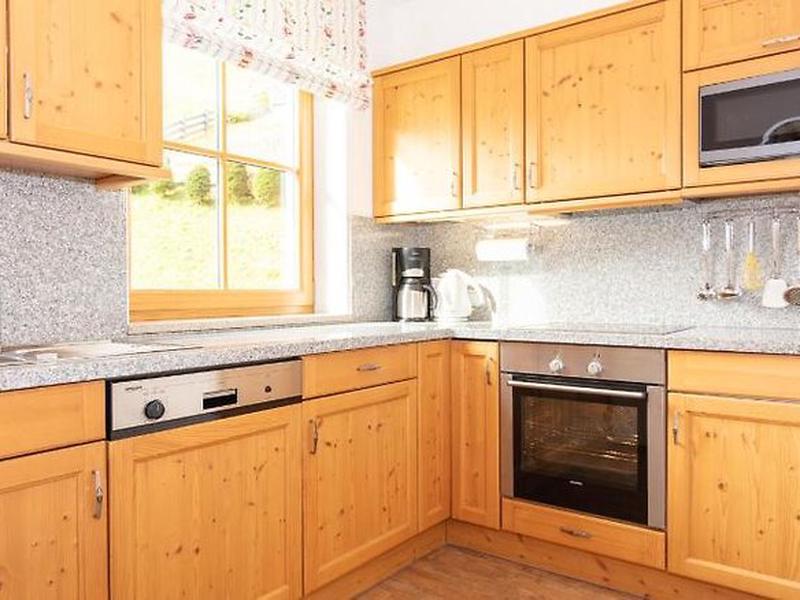 10D89F5CCFF6E92F94A33A1E496012E3