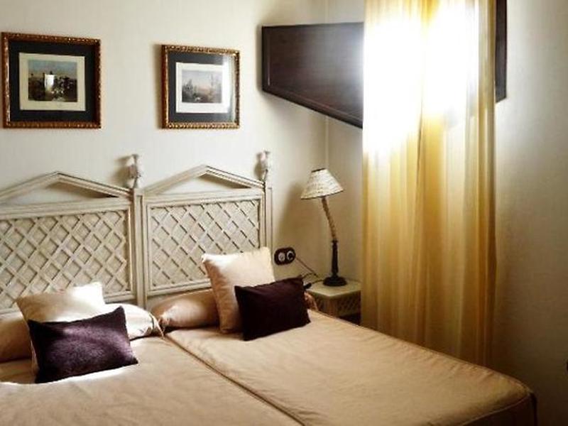 AF82467510D17AB57F74E17A40E83560