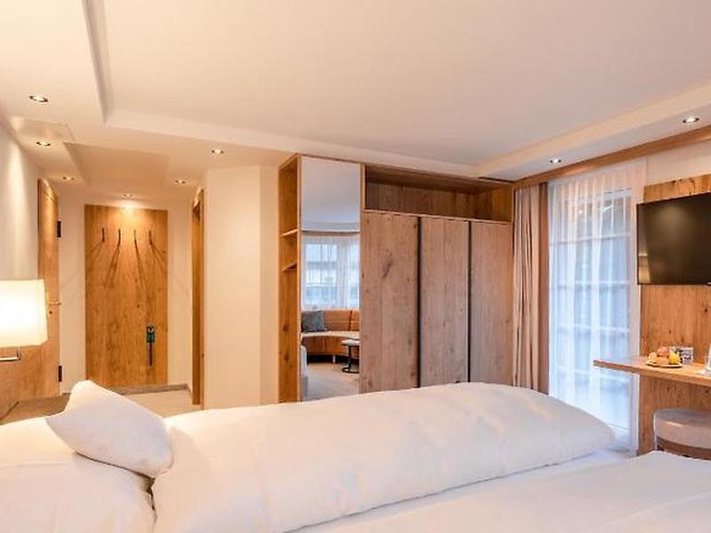 41DC88250235A9D15B98C2DAF1984BAD