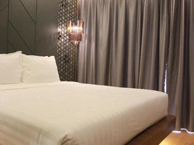 6E2B890456AFD378DFE9278F727E427A